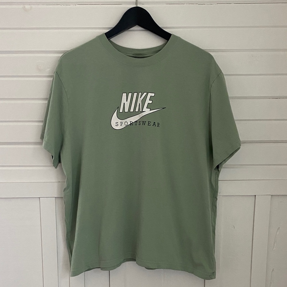 RARE Nike Men's Sage Green Sportswear Tee With White V On Back Size XL
